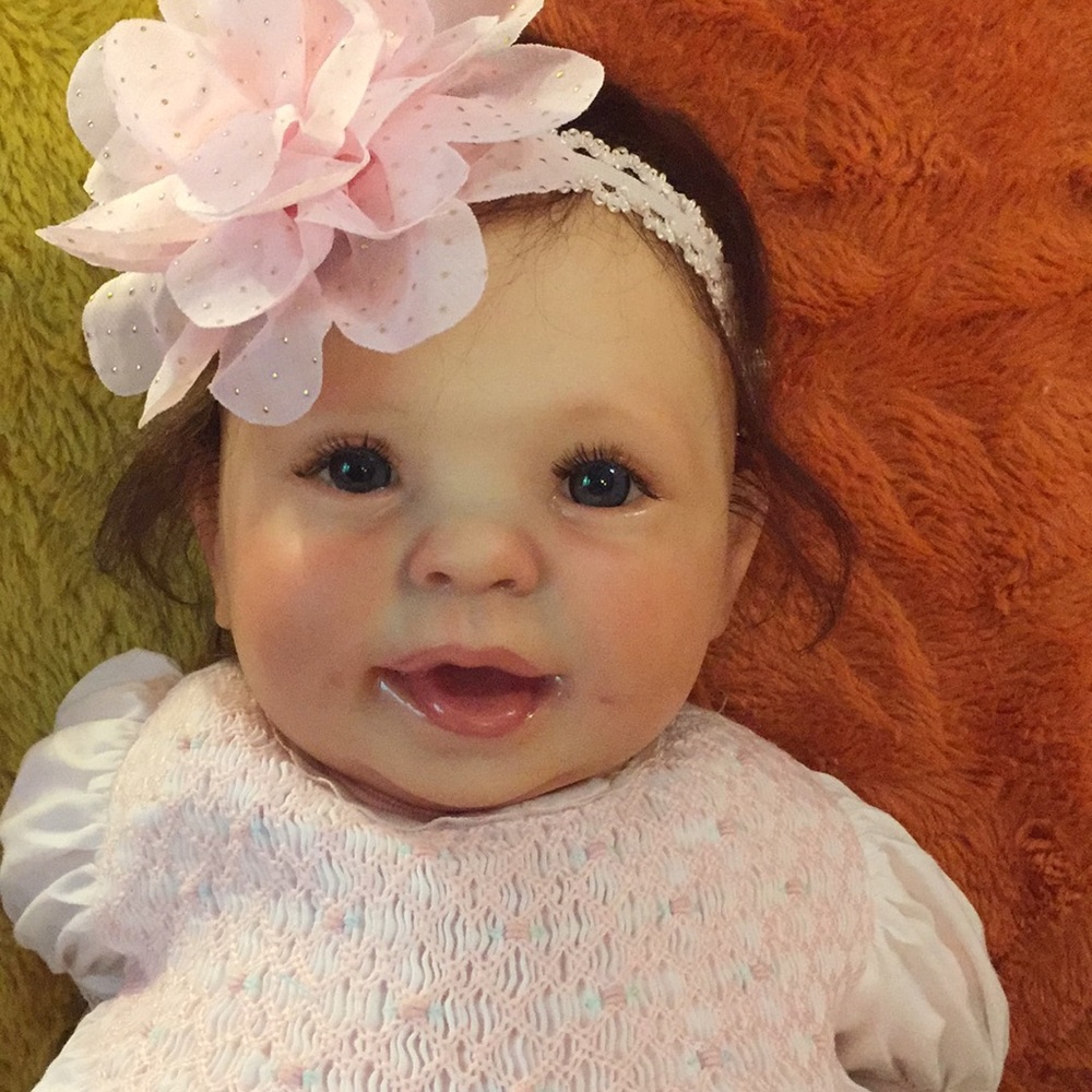 Handmade realistic vinyl Reborn baby girl doll
